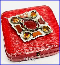 Antique Victorian Scottish Carnelian Agate & Citrine Pebble Brooch c. 1850, 7.6g