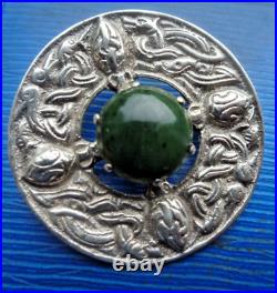 Iona Scottish Sterling Silver Green Agate Celtic Brooch h/m 1959 Robert Allison