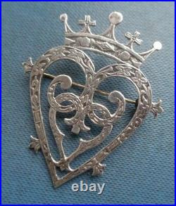 Scottish IONA Stg. Silver Luckenbooth Sweetheart Brooch Dawson Bowman 1970 Edin