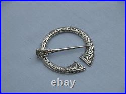 Superb Henderson & Horner Bros Scottish Solid Sterling Silver Penannular Brooch