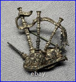 VTG Scottish MacNaughton Tartan Frame Sterling Silver Bagpipe Player Pin Brooch