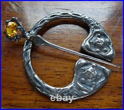 Vintage h/m 1952 STERLING SILVER Scottish stag celtic penannular pin brooch -A11