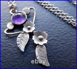 Vintage h'm 1979 STERLING SILVER Edinburgh Scottish purple flower necklace -C757