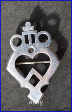 Vintage hallmarked Scottish Silver Cannon Gate Luckenbooth brooch Hebridean
